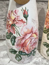 Load image into Gallery viewer, Pink rose vase and light up bottle gift set