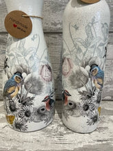 Load image into Gallery viewer, Bird and rose vase and light up bottle set