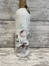 Load image into Gallery viewer, Bird and rose Light up bottle