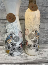 Load image into Gallery viewer, Bird and rose vase and light up bottle set