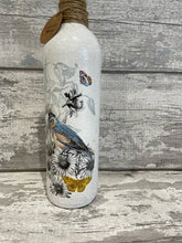 Load image into Gallery viewer, Bird and rose Light up bottle