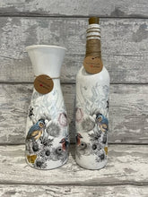 Load image into Gallery viewer, Bird and rose vase and light up bottle set