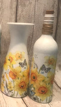 Load image into Gallery viewer, Daffodil vase & light up bottle