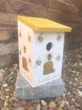 Load image into Gallery viewer, Bee bird box