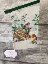 Load image into Gallery viewer, Robin basket bird box