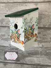 Load image into Gallery viewer, Robin basket bird box