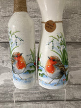 Load image into Gallery viewer, White robin vase & light up bottle