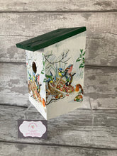 Load image into Gallery viewer, Robin basket bird box