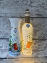 Load image into Gallery viewer, Robin vase, with charm