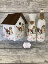 Load image into Gallery viewer, Sparrow Bird box