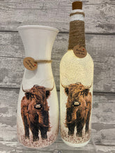 Load image into Gallery viewer, Highland Cow Vase & Light Up Bottle