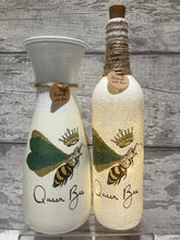 Load image into Gallery viewer, Queen Bee vase & light up bottle