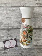 Load image into Gallery viewer, Robin Vase and bird box gift set