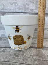 Load image into Gallery viewer, Bee plant pot