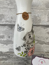 Load image into Gallery viewer, Bunny vase
