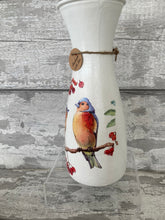 Load image into Gallery viewer, Chaffinch vase