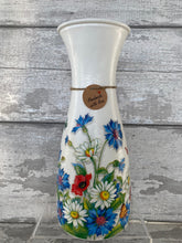Load image into Gallery viewer, Cornflower vase,
