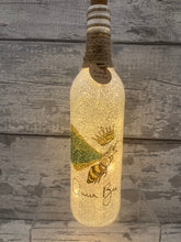 Load image into Gallery viewer, Queen Bee vase & light up bottle