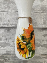 Load image into Gallery viewer, Sunflower vase