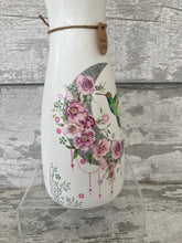 Load image into Gallery viewer, Hummingbird vase