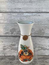 Load image into Gallery viewer, Orangutan vase
