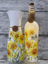 Load image into Gallery viewer, Daffodil vase & light up bottle
