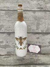 Load image into Gallery viewer, Floral bee light up bottle