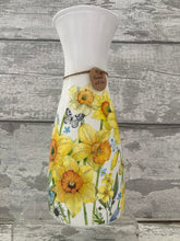 Load image into Gallery viewer, Daffodil vase
