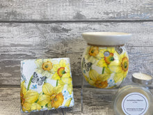 Load image into Gallery viewer, Daffodil wax burner gift set
