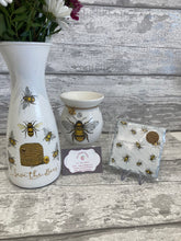 Load image into Gallery viewer, Bee Gift Set