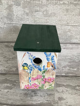 Load image into Gallery viewer, Robin on a fence bird box