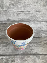 Load image into Gallery viewer, Robin on fence plant pot