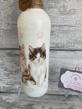 Load image into Gallery viewer, Kitten Vase & Light Up Bottle gift set