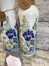 Load image into Gallery viewer, Iris Flower vase and light up bottle set