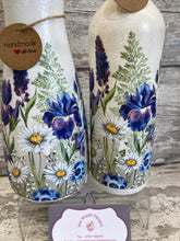 Load image into Gallery viewer, Iris Flower vase and light up bottle set