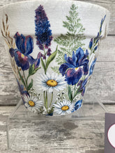 Load image into Gallery viewer, Iris plant pot