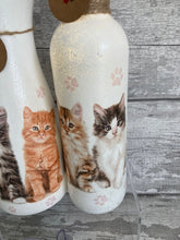 Load image into Gallery viewer, Kitten Vase & Light Up Bottle gift set