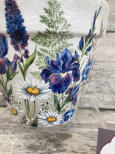 Load image into Gallery viewer, Iris plant pot