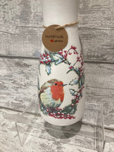 Load image into Gallery viewer, Robin wreath Vase