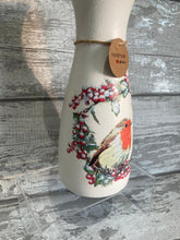 Load image into Gallery viewer, Robin wreath Vase