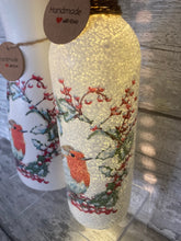 Load image into Gallery viewer, Robin Wreath vase and light up bottle set
