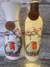 Load image into Gallery viewer, Robin Wreath vase and light up bottle set