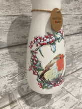 Load image into Gallery viewer, Robin wreath Vase