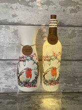 Load image into Gallery viewer, Robin Wreath vase and light up bottle set