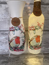 Load image into Gallery viewer, Robin Wreath vase and light up bottle set