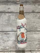 Load image into Gallery viewer, Robin Wreath vase and light up bottle set