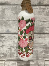 Load image into Gallery viewer, skull light up bottle