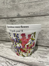 Load image into Gallery viewer, Grandma plant pot - Flowers
