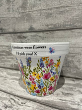 Load image into Gallery viewer, Grandma plant pot - Wildflowers