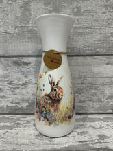 Load image into Gallery viewer, Hare Vase